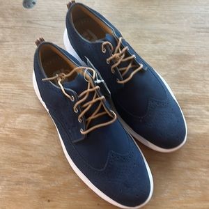 FootJoy Size 11M Men’s Blue Suede Flex Shoes. Brand New. Never worn.Extra laces.